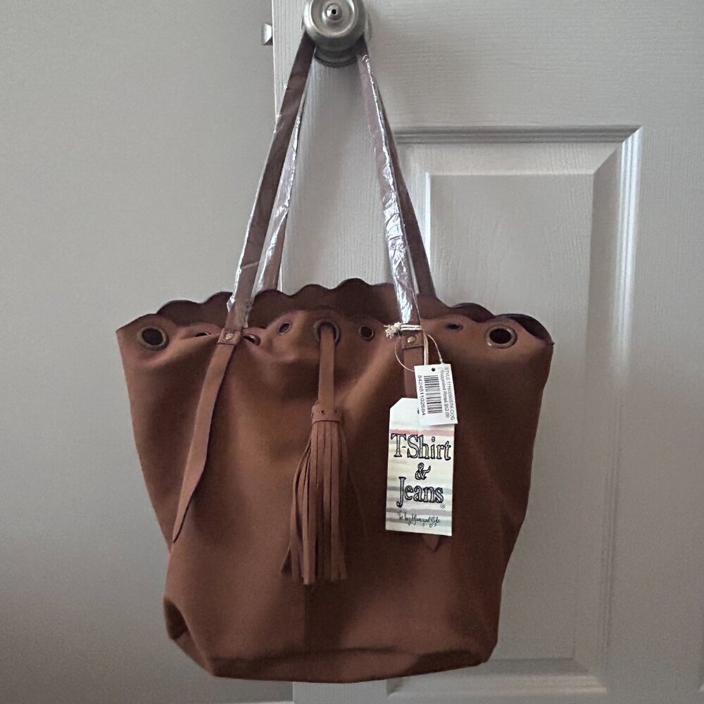 NWT T-Shirt & Jeans Tote with Grommets and Tassel Vegan Suede Shoulder Bag NEW - Picture 2 of 16